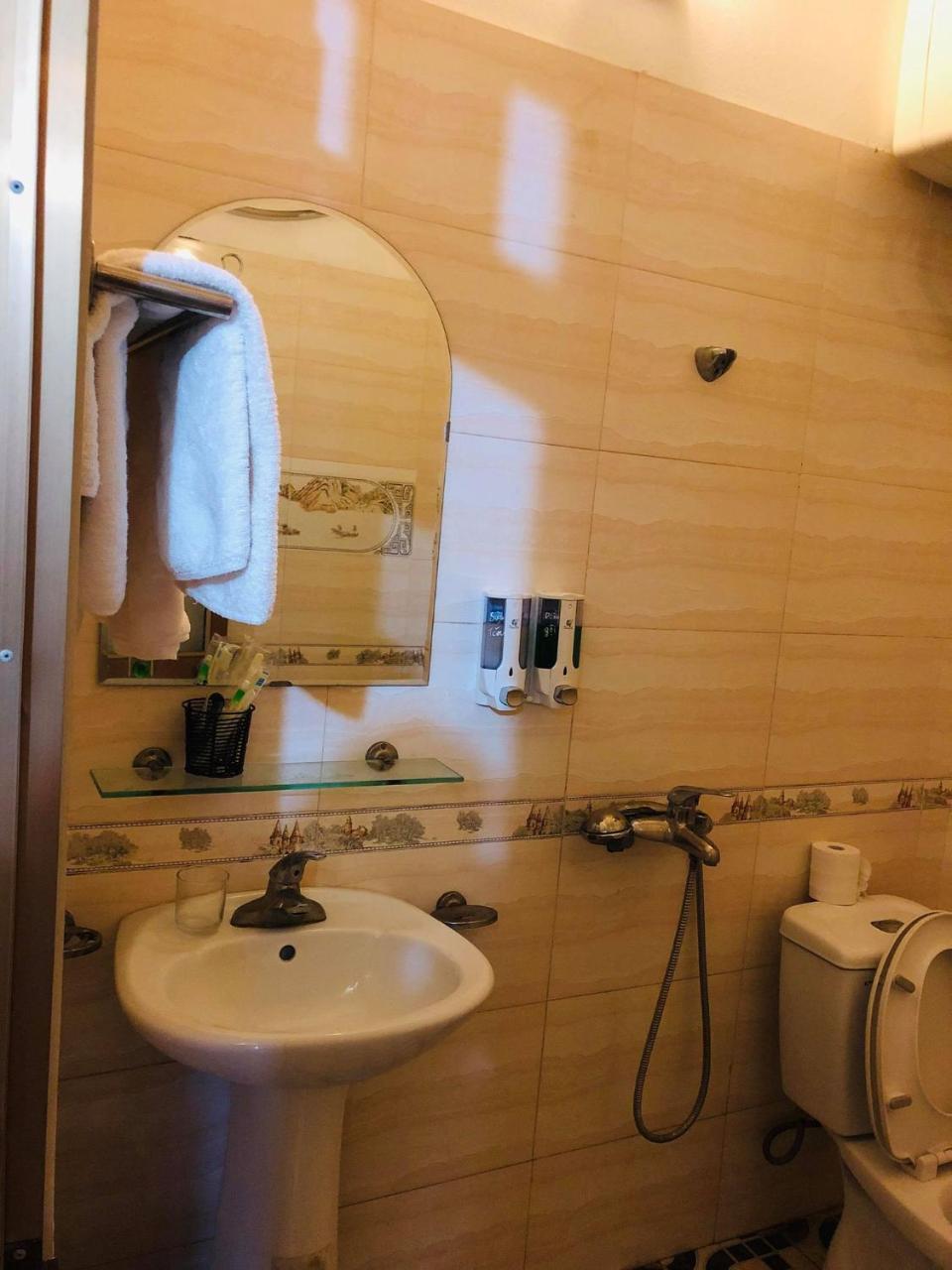 Hùng Thịnh hotel Ban Gum Esterno foto